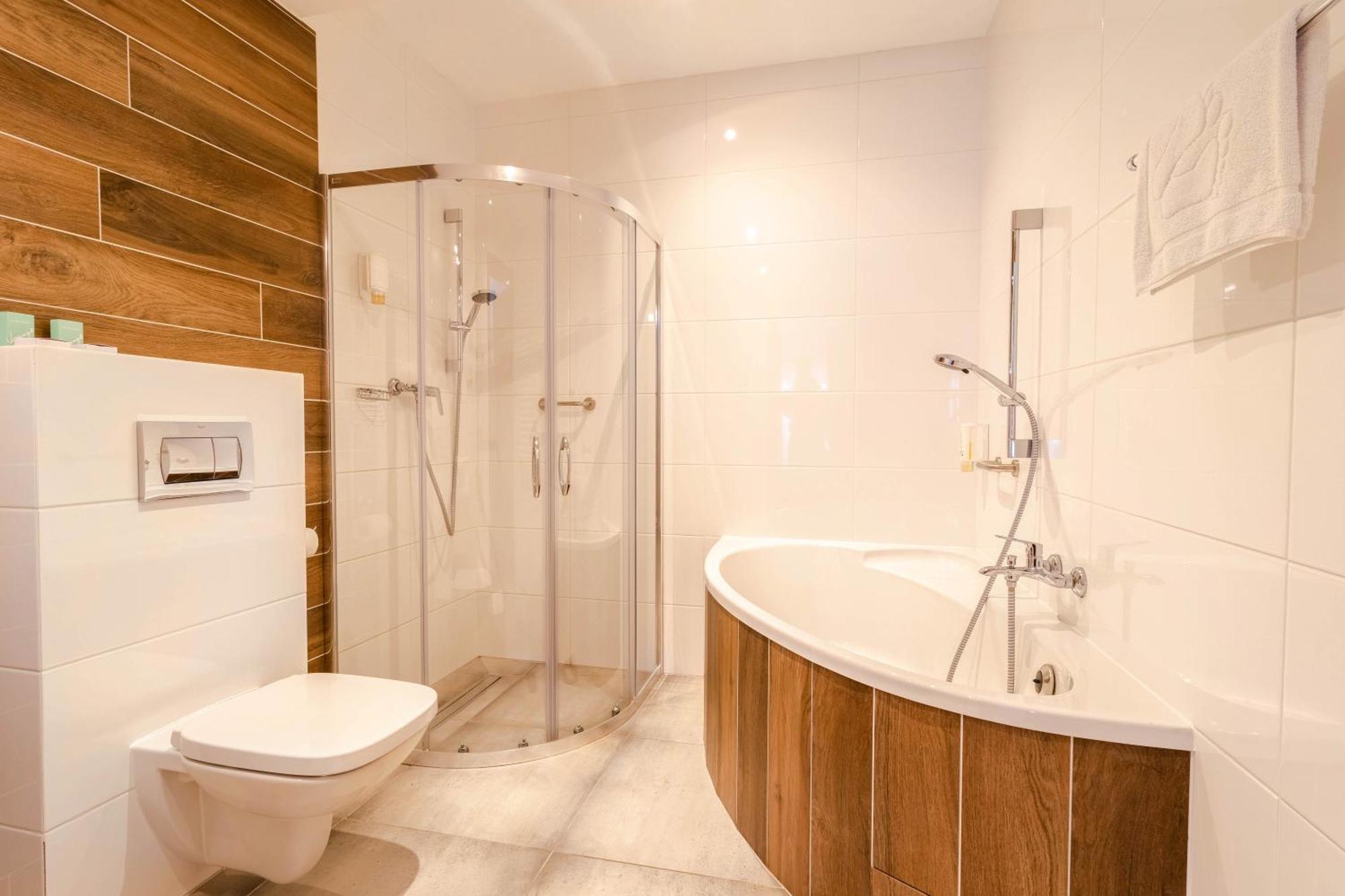 Hotel Nafta ครอสโน ภายนอก รูปภาพ