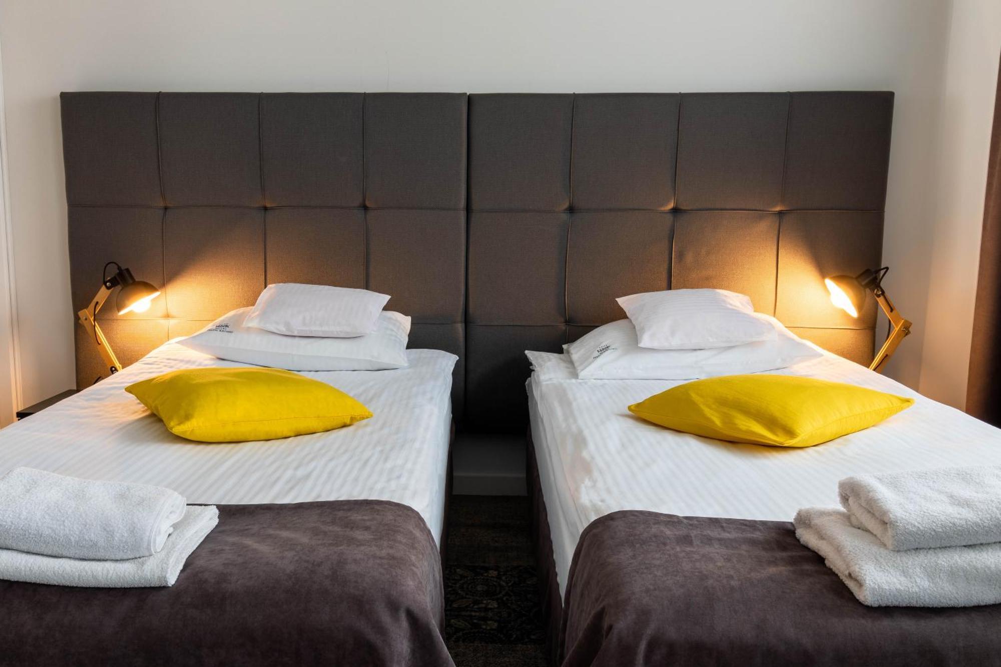 Hotel Nafta ครอสโน ภายนอก รูปภาพ